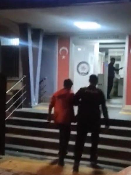 Park malzemelerine zarar veren çocuk yakalandı