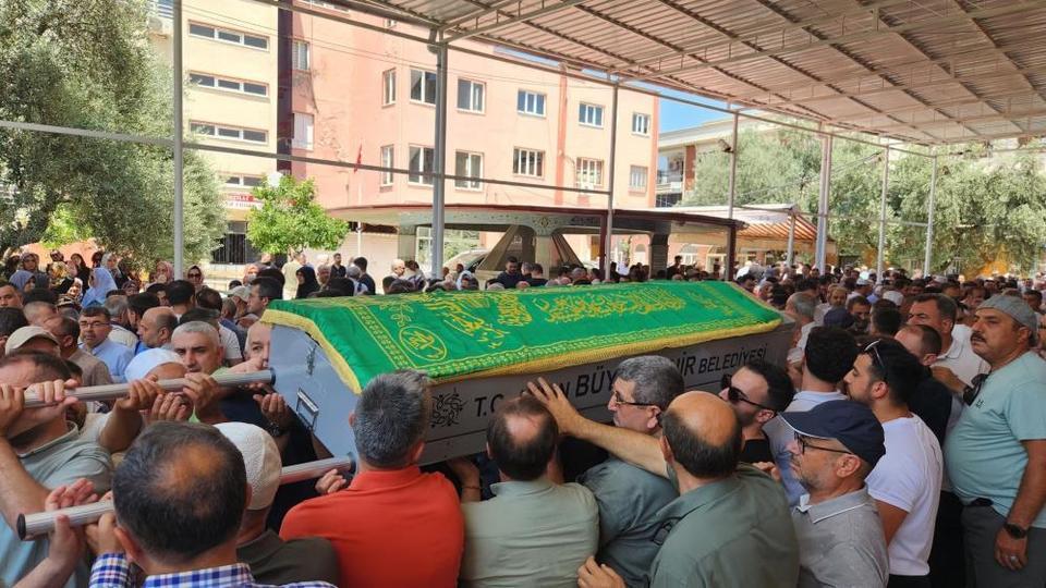 Aydın'da polis aracıyla çarpışmıştı! Selim Acar'a gözyaşlarıyla veda