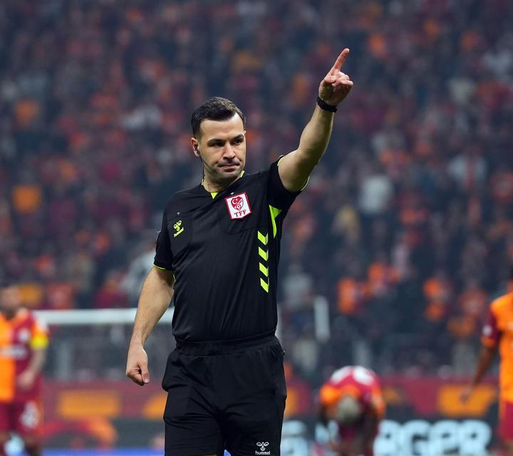 Trabzonspor’da Benjamin Bouchouari kırmızı kart gördü