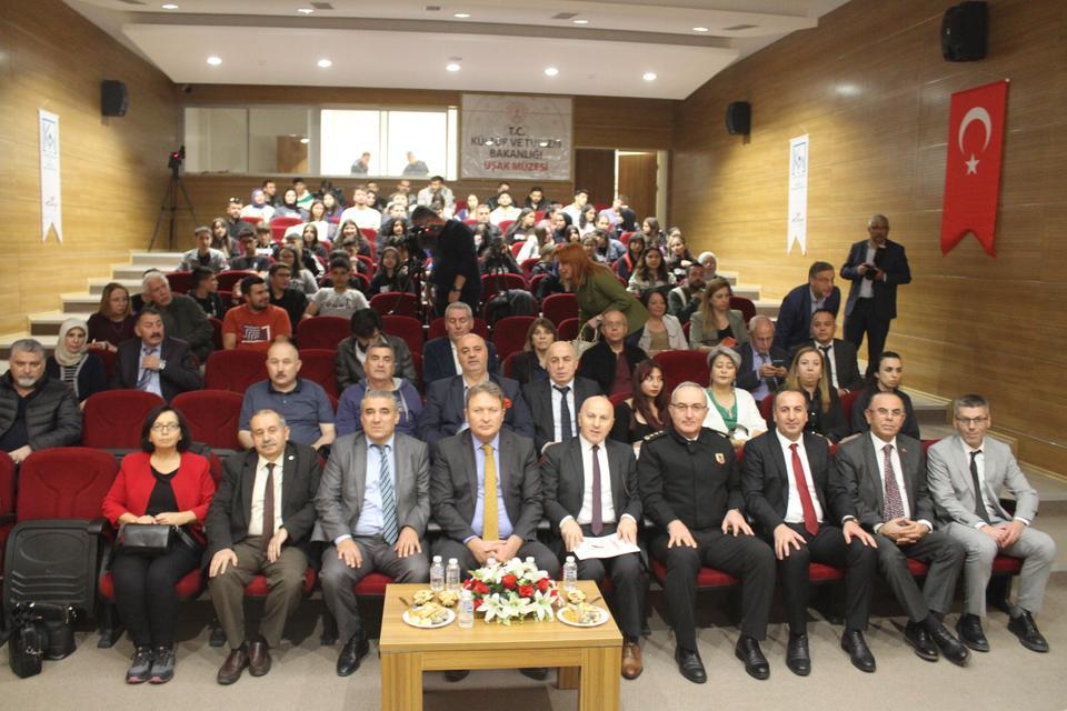 UŞAK'TA "TÜRK DÜĞÜMLÜ HALILAR ATLASI" PROJESİ SEMİNERİ GERÇEKLEŞTİ