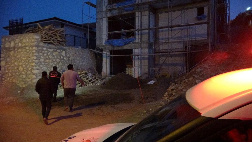 İnşaatta düşen işçi hayatını kaybetti