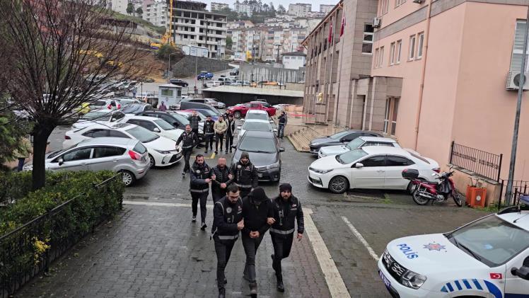 POLİSİN 4 AYLIK TAKİBİYLE DÜZENLENEN TEFECİ OPERASYONUNDA KUYUMCU TUTUKLANDI