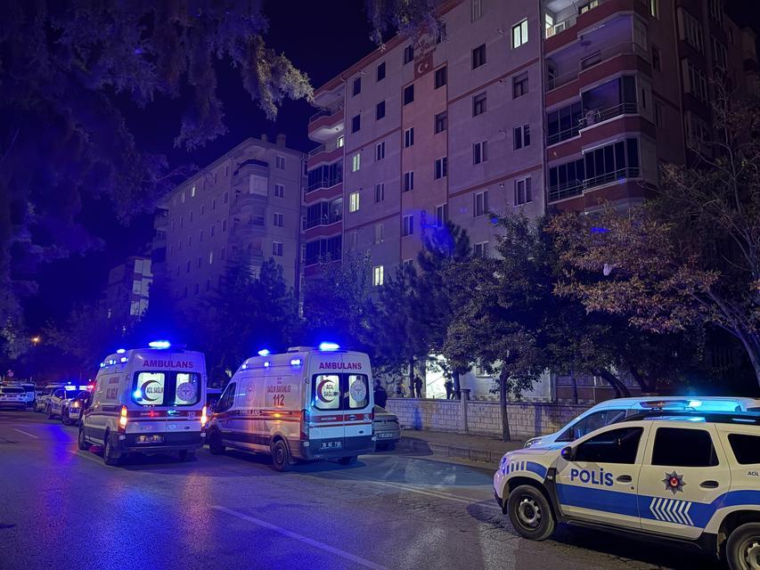 Önce babasını öldürdü, ardından...