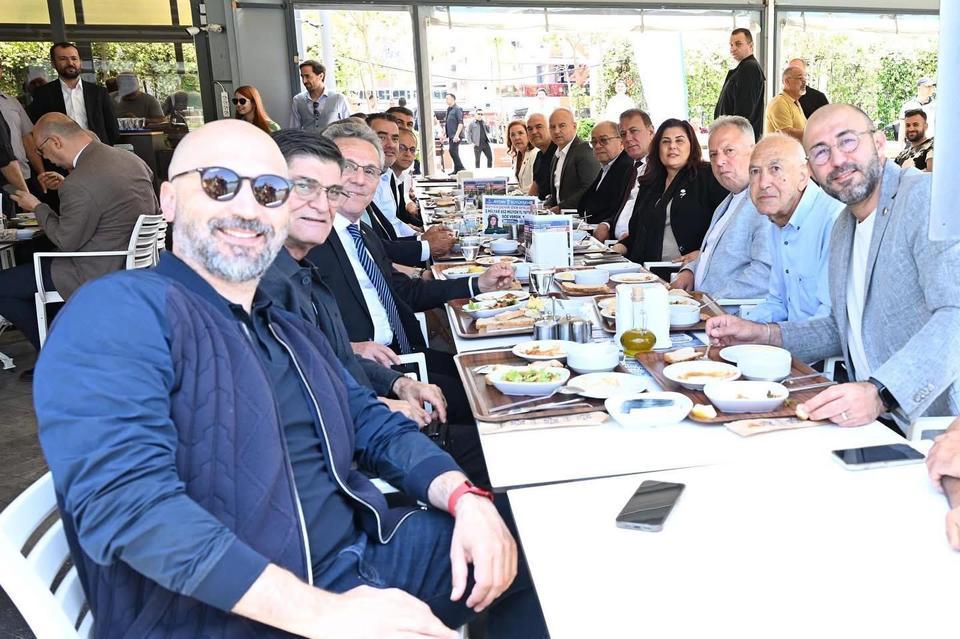 "Arıkan CHP’nin toplantısında yok, Çerçioğlu’nun yemeğinde var"