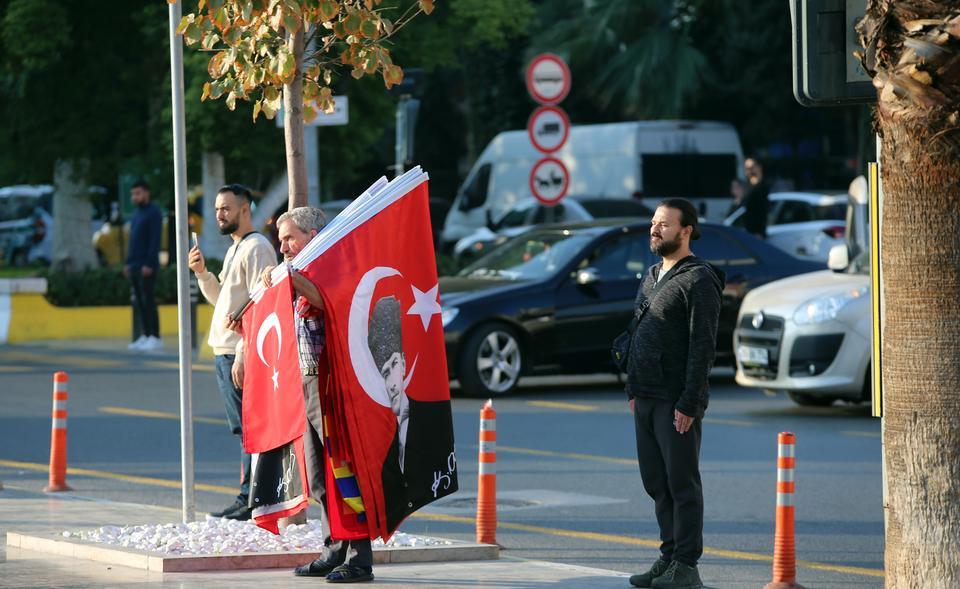 Büyük Önder Atatürk'ü anıyoruz