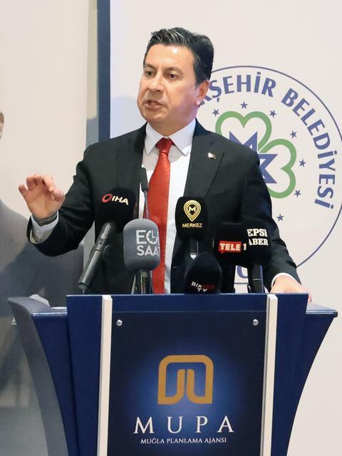 MUĞLA'DA ÇİFTÇİLERİN YÜZDE 75,6'SI İŞÇİ BULAMIYOR