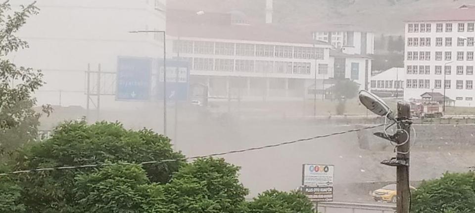 Doğal gaz borusu patladı