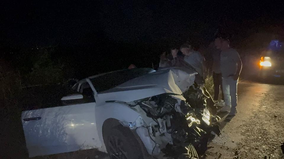 3 araçlı zincirleme kaza: 2 ölü, 7 yaralı
