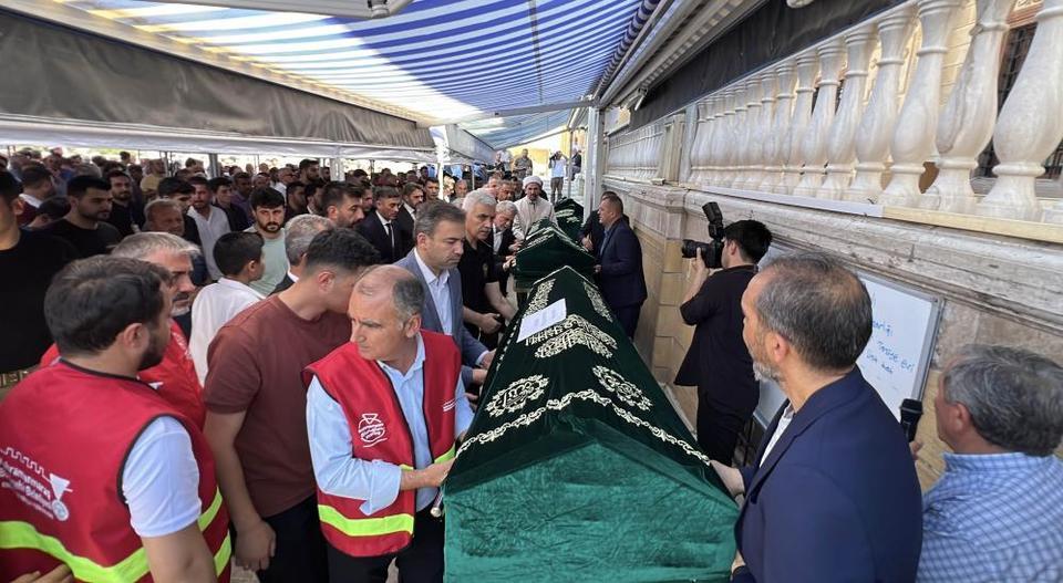 Evde çıkan yangın 3 engelli kardeşi hayattan kopardı!