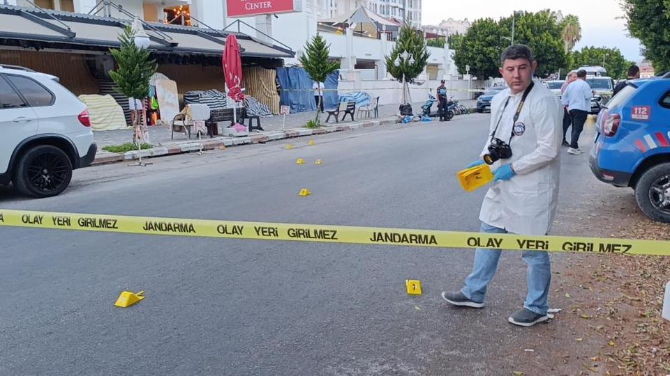 Silahlı saldırı: 1'i turist 3 yaralı