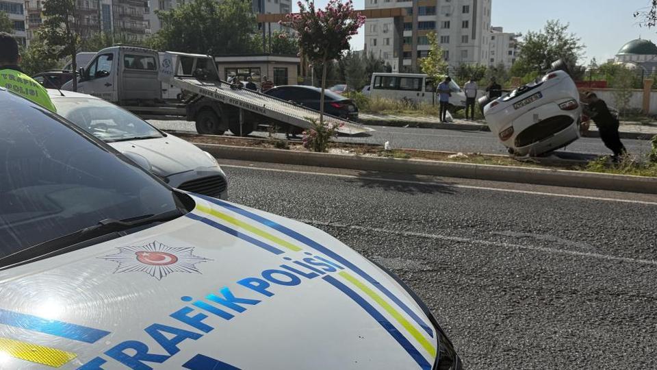 İki otomobil çarpıştı: 1 yaralı