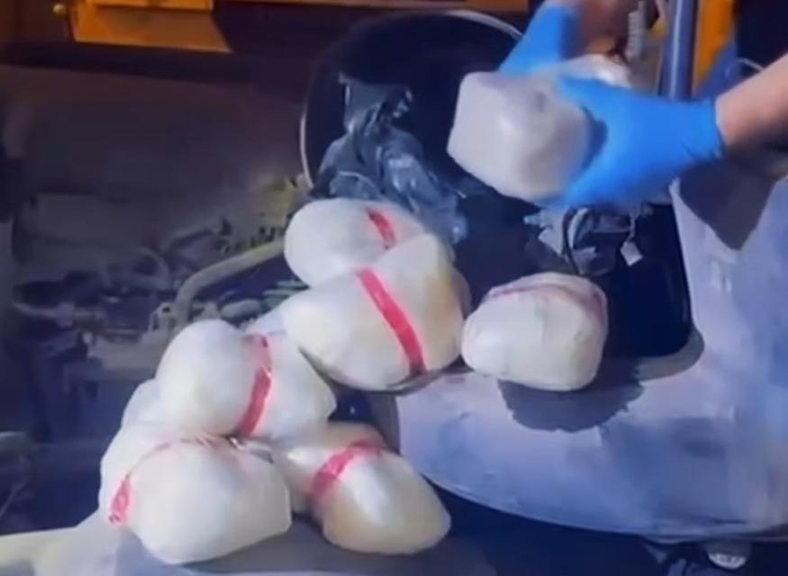 Yakıt deposundan 24 kilo uyuşturucu çıktı