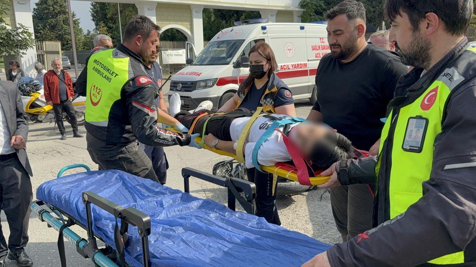 Otomobille çarpışan motosikletin 17 yaşındaki sürücüsü yaralandı