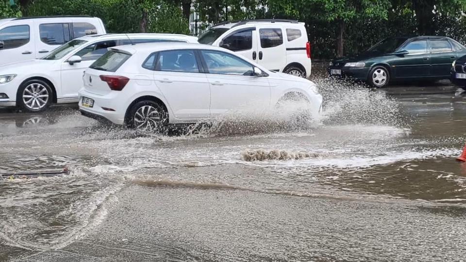 Aydın'da yollar göle döndü