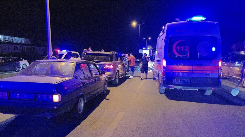 Karşı şeride geçen cip başka bir cipe çarptı: 5 yaralı
