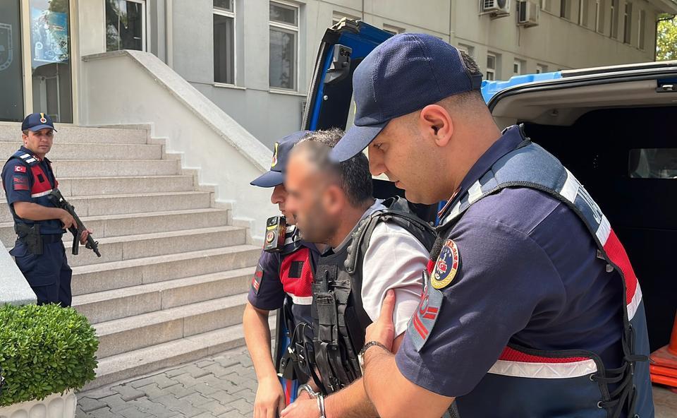 ENİŞTESİ VE EŞİNİ ÖLDÜREN ŞÜPHELİDEN DİKKAT ÇEKEN SÖZ "NAMUS MESELESİ, DOSYA NAMUS MESELESİ"