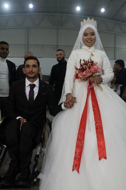 SOSYAL MEDYADA BAŞLAYAN 13 BİN KİLOMETRELİK AŞK ENGEL TANIMADI