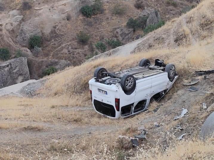 Otomobil şarampole yuvarlandı: 4 yaralı