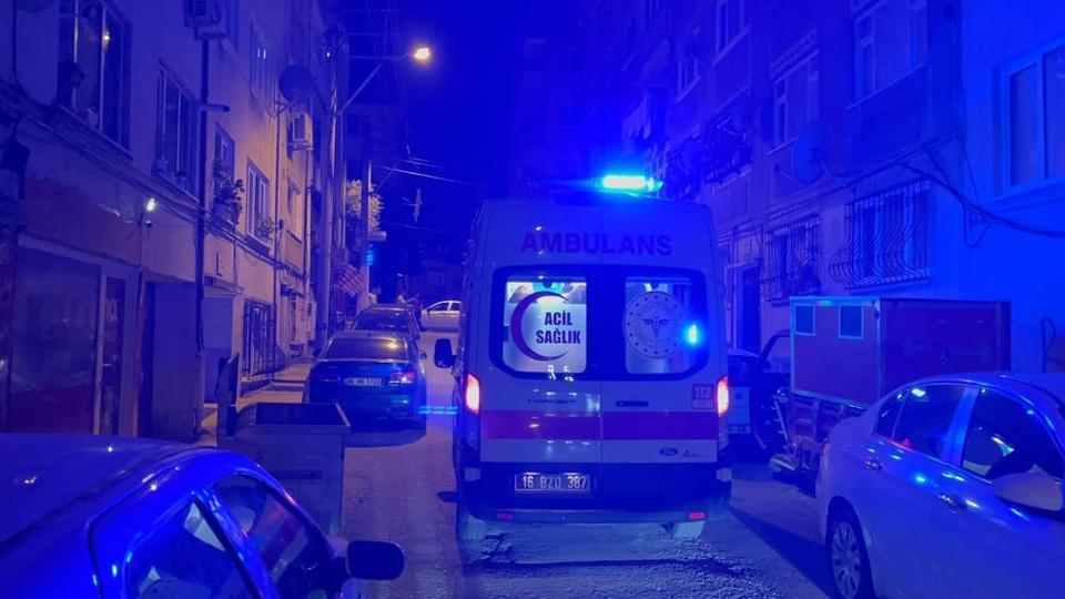 Psikolojik sorunları olan adam hem kendini hem annesini bıçakladı