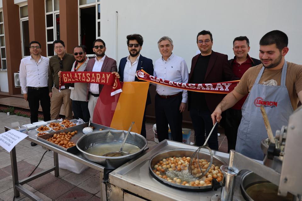 Aydın'da Galatasaraylı avukatlar, şampiyonluk lokması döktürdü
