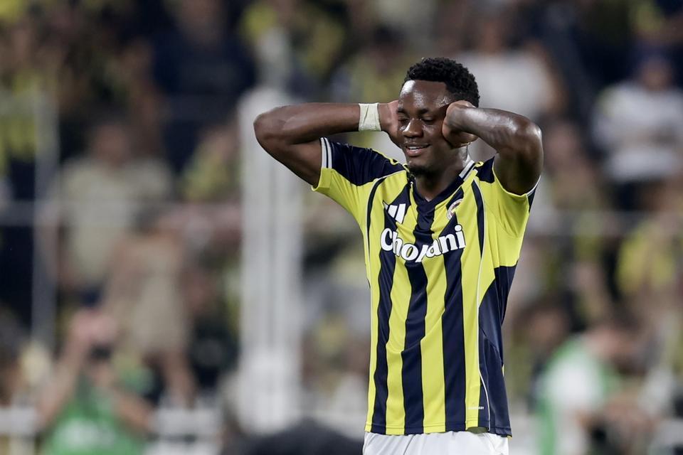 Fenerbahçe'nin yeni forveti Jhon Duran, ilk golünü kaydetti