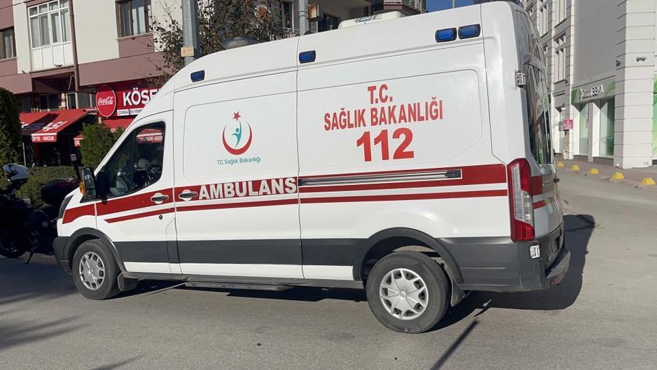 Arkadaşını bıçakladı, olay yerinde polisi bekledi