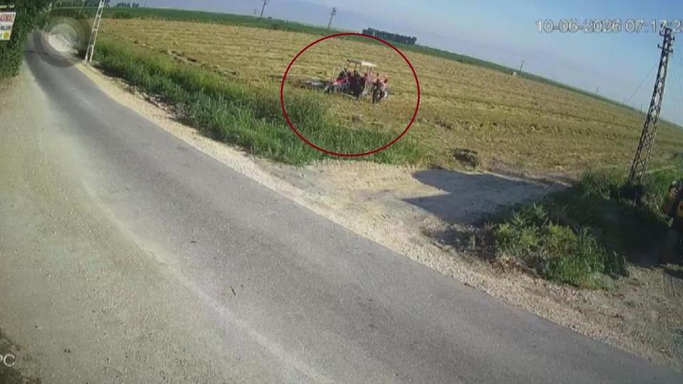 Traktörün pulluğuna kapılan çiftçi mucize eseri kurtuldu