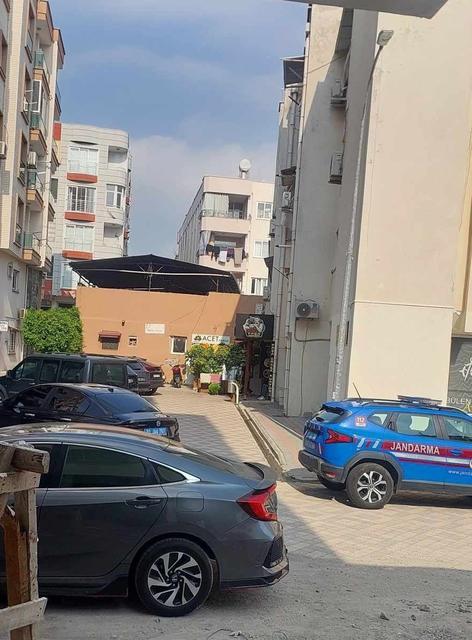 BANYODA GÖĞSÜNDEN VURULMUŞ HALDE BULUNAN GENÇ KADIN 1 AY SÜREN YAŞAM MÜCADELESİNİ KAYBETTİ