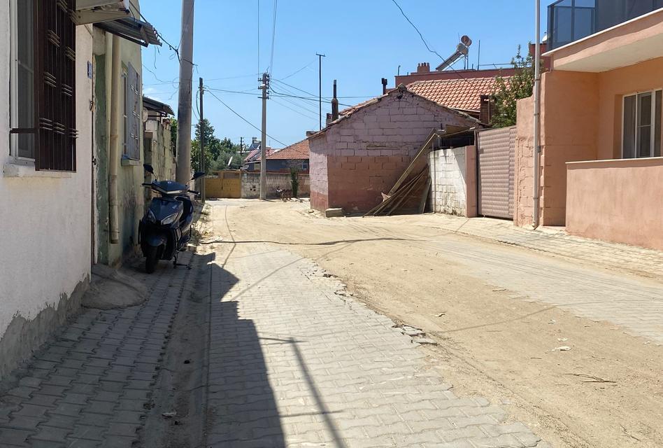 Çine'de vatandaşlardan yol isyanı