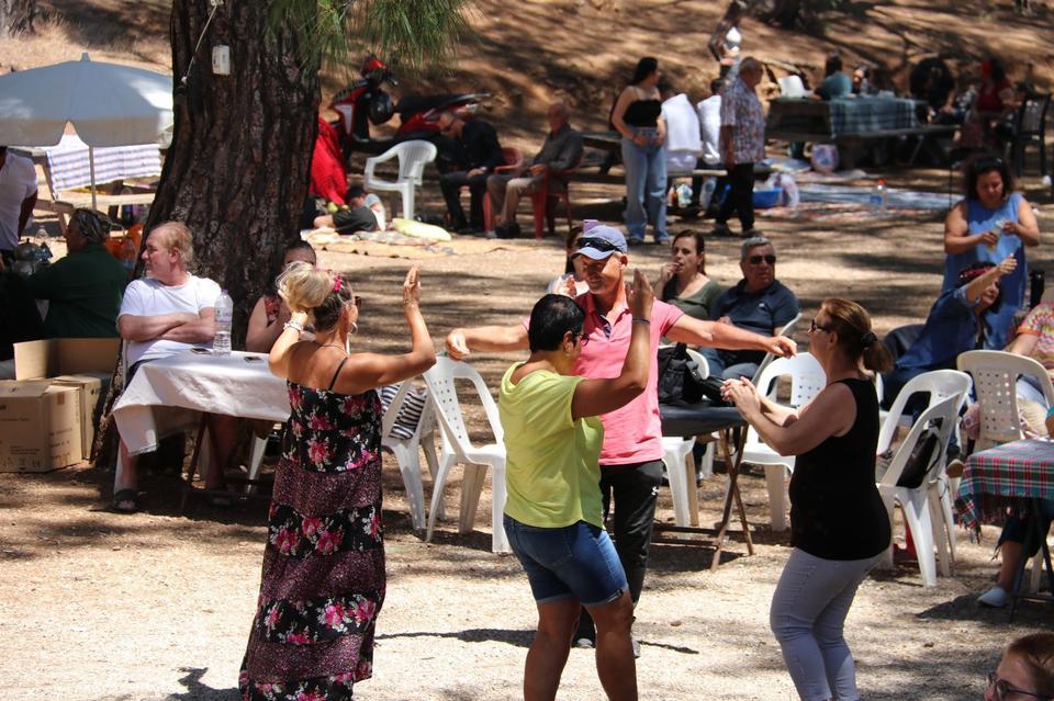 FETHİYE'DE HIDIRELLEZ ŞENLİK HAVASINDA KUTLANDI