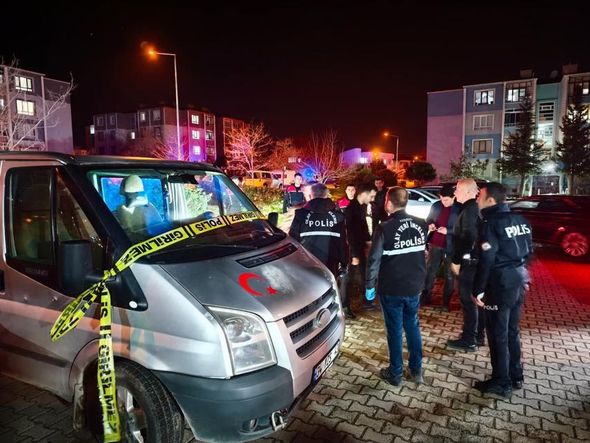 6 el ateşle olay yerinde öldü