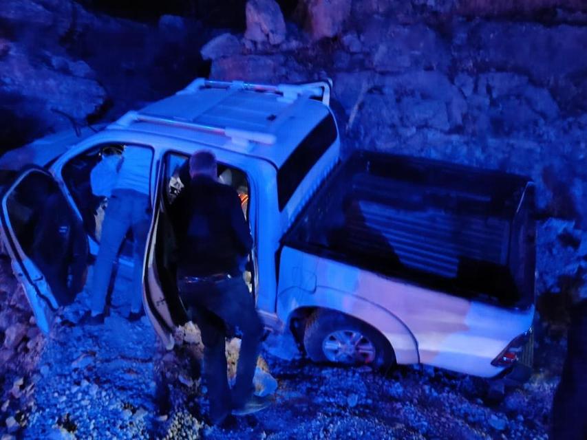 Pikap şarampole devrildi: 1 yaralı