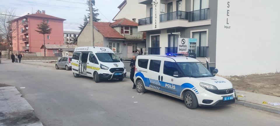 ISPARTA'DA BIÇAKLI KAVGA: 1'İ AĞIR 4 YARALI