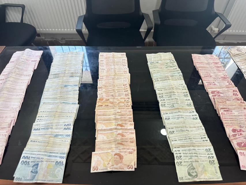 Dilencinin üzerinden bakın kaç lira çıktı