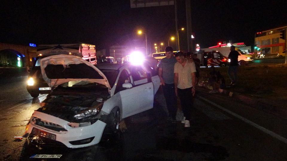Otomobiller çarpıştı: 2 yaralı
