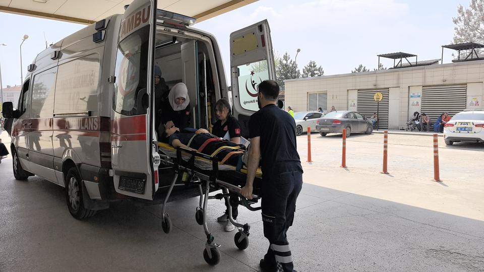 DEPREMDEN KAÇARKEN MERDİVENLERDEN DÜŞTÜ