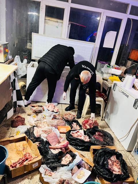 ANTALYA'DA KASAP DÜKKANINDA MİDE BULANDIRAN GÖRÜNTÜ: ZABITALAR GÖZLERİNE İNANAMADI BOZULMUŞ 55 KİLOGRAM ETİN SATIŞA SUNULDUĞU TESPİT EDİLEN İŞ YERİ MÜHÜRLENDİ
