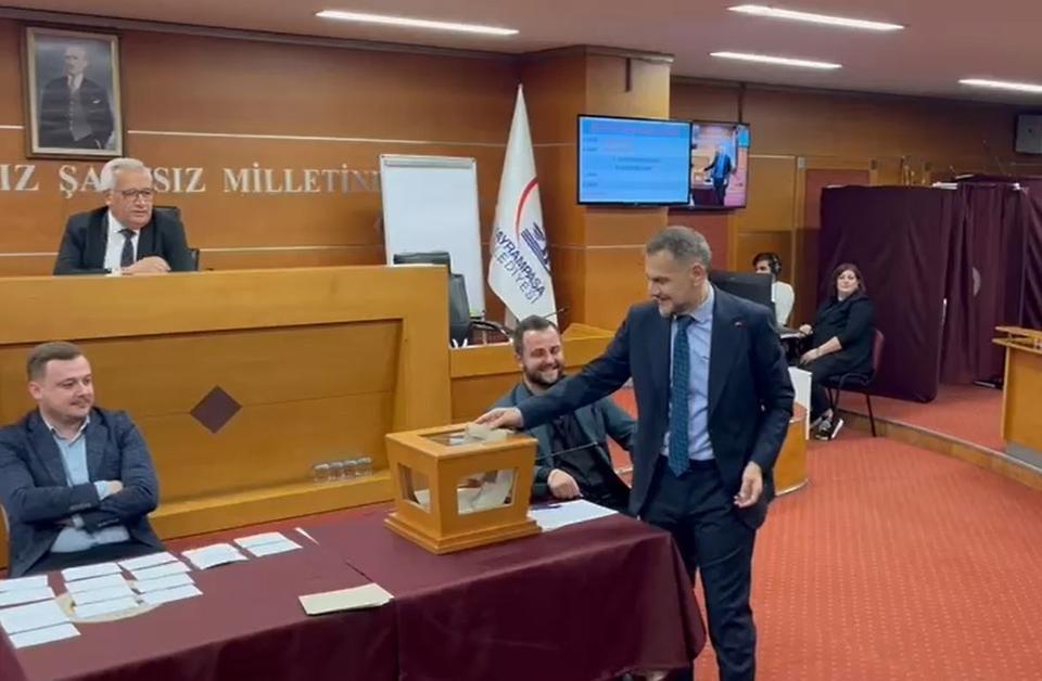 Belediye başkan vekili seçimi başladı