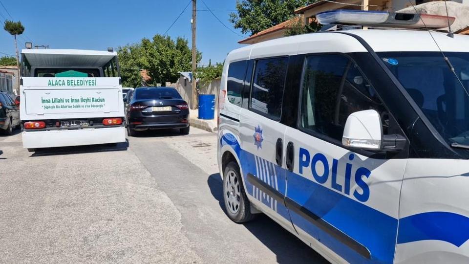 Evinin balkonundan düşen adam hayatını kaybetti