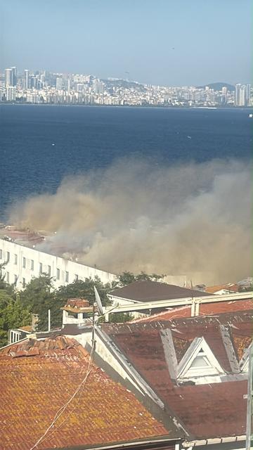 Okul tadilatında yangın: Destek sevk edildi