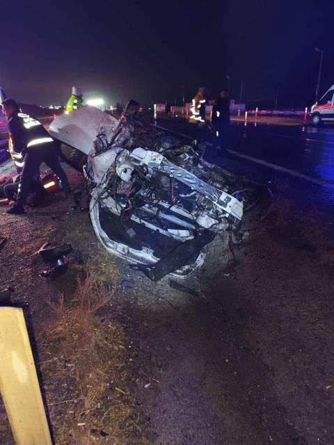 Kontrolden çıkan araçta can pazarı: 2 Ölü, 1 Yaralı