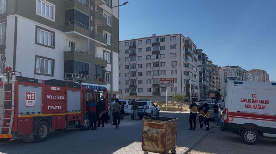 Binada yangın paniğe neden oldu
