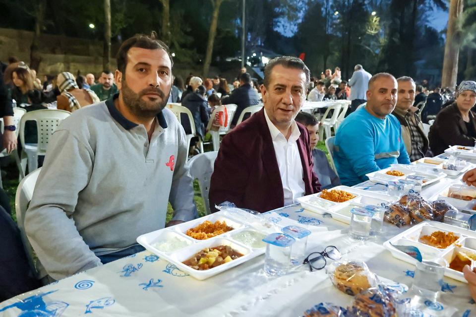 Efeler Belediyesi personeli iftarda buluştu