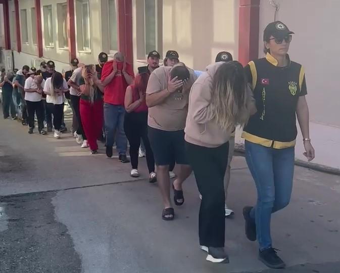 Fuhuş şebekesine operasyon: 14 tutuklama