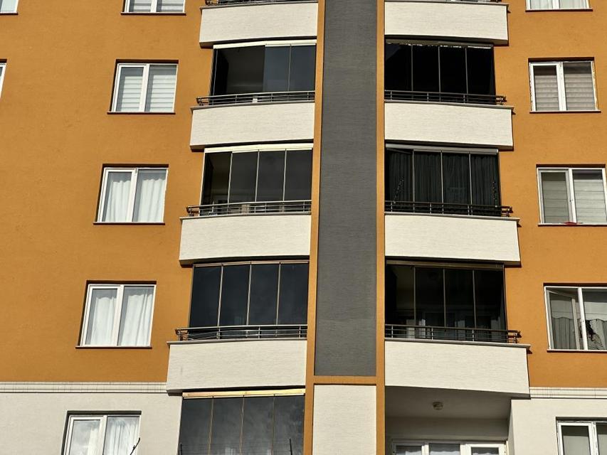 7'nci kattaki balkondan düşen genç hayatını kaybetti