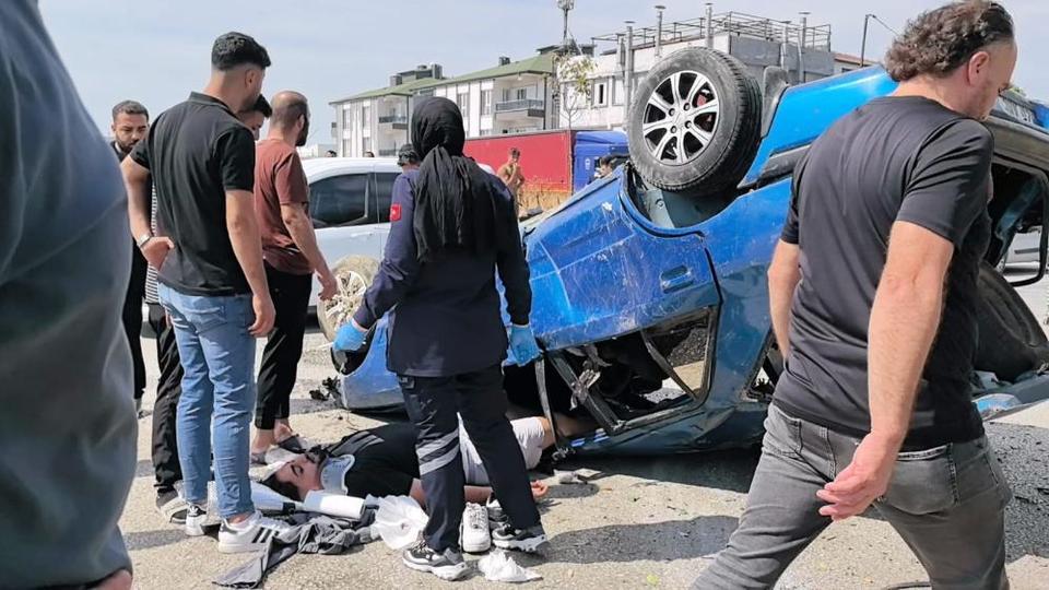 Takla atarak karşı yöne geçti: 2 yaralı