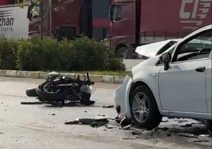 TERS ŞERİTTEN GELEN SÜRÜCÜNÜN SEBEP OLDUĞU KAZADA BİR KİŞİ DAHA HAYATINI KAYBETTİ TERS ŞERİTTEN GELEN ARACIN ÇARPTIĞI MOTOSİKLET KAZASINDA GENÇ KIZ TÜM MÜDAHALELERE RAĞMEN HAYATINI KAYBETTİ