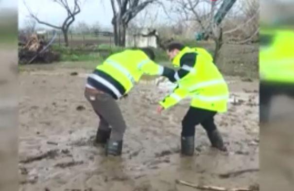 Gazeteci habere giderken haber oldu