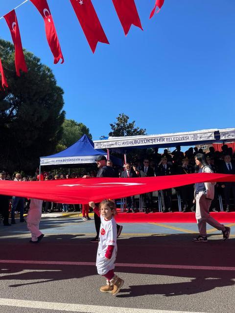 Cumhuriyet coşkusu Aydın'ı sardı