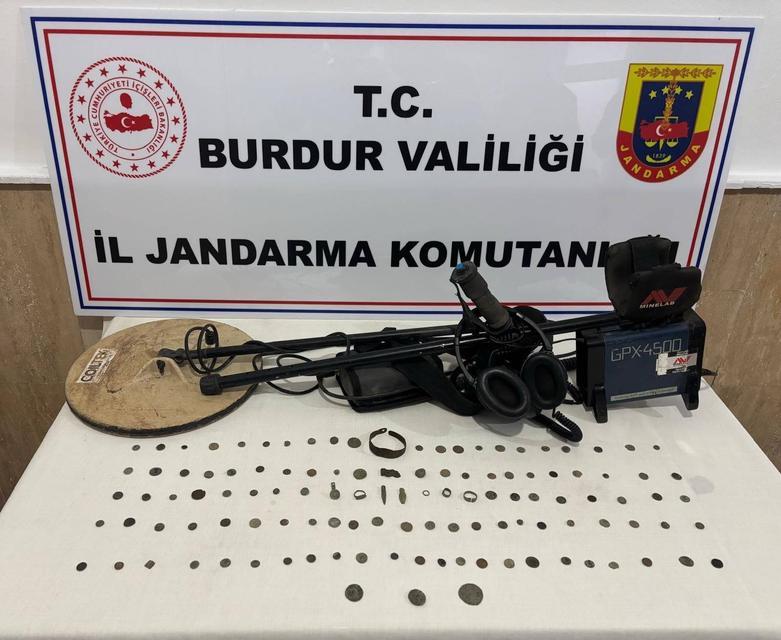 BURDUR'DA KAÇAK KAZI ŞÜPHELİSİ YAKALANDI
